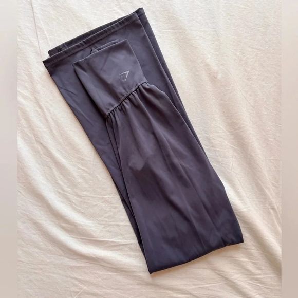 GYMSHARK | Elevate Flared Leggings - Picture 5 of 7